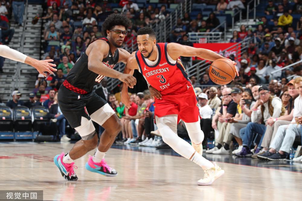 在与诸如哈 在与诸如哈